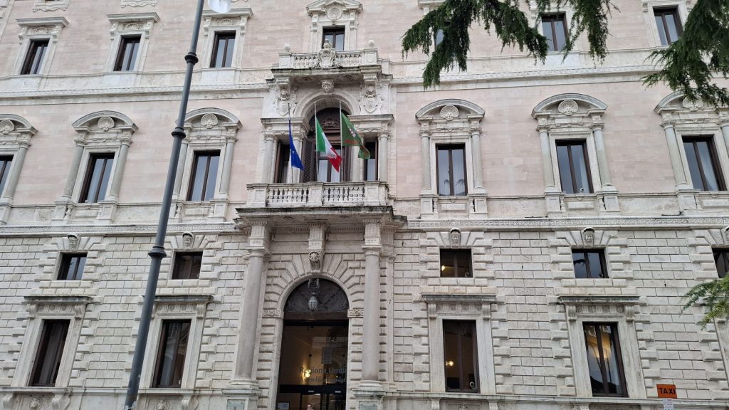 Palazzo cesaroni regione umbria