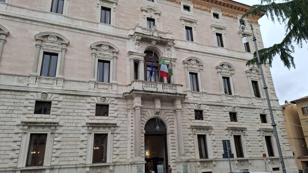 Palazzo cesaroni regione umbria