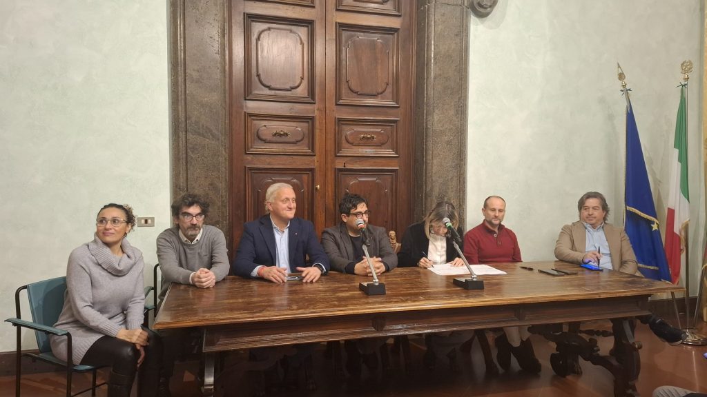 da sinistra Silvia Pansolini, Mirko Ghiandoni, Luca Turcheria, Simone Dezi, Simona Meloni, Daniele Marcaccioli, Lando Morcellini