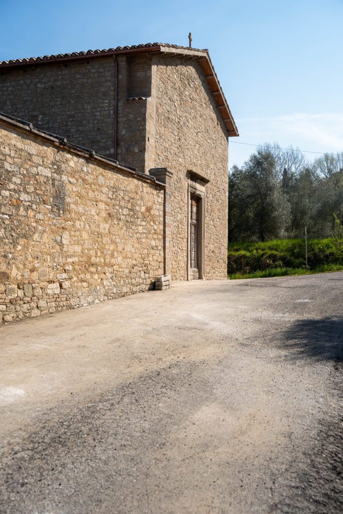 Chiesa cimitero vecchio Todi esterno