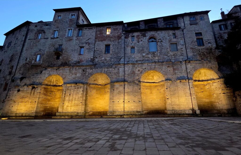 foto nicchioni romani todi