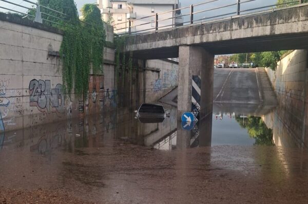 auto sommersa